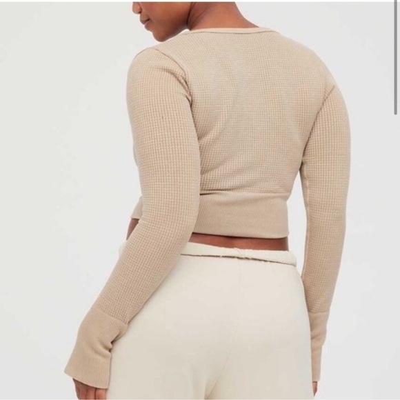Offline by Aerie Main Squeeze Seamless Waffle Knit Long Sleeve Cropped / Med - Picture 2 of 10